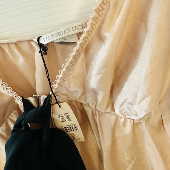 Victorias Secret Vintage sleepwear nightgown size small vintage NWT light pink. - Picture 3 of 4